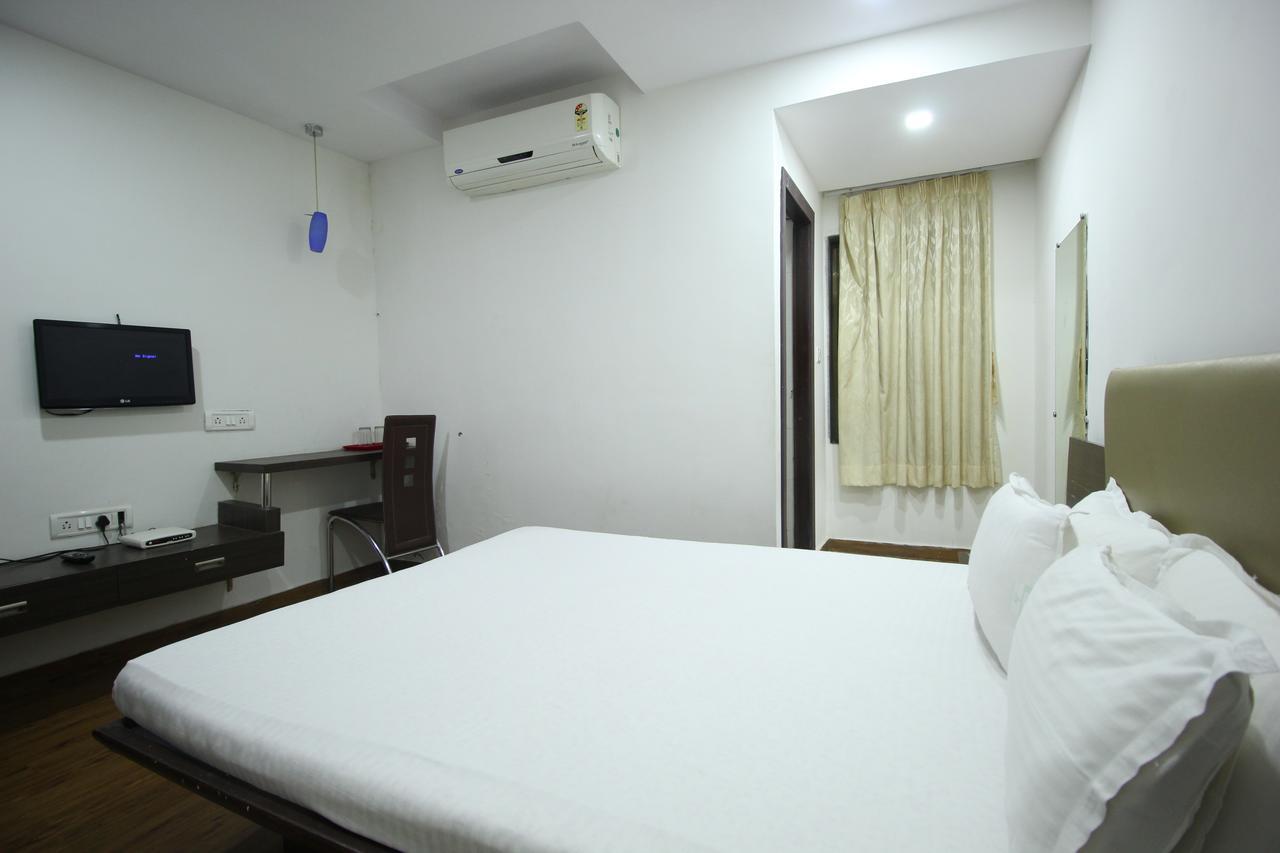 New Rajdhani Hotel Vadódara Exteriér fotografie