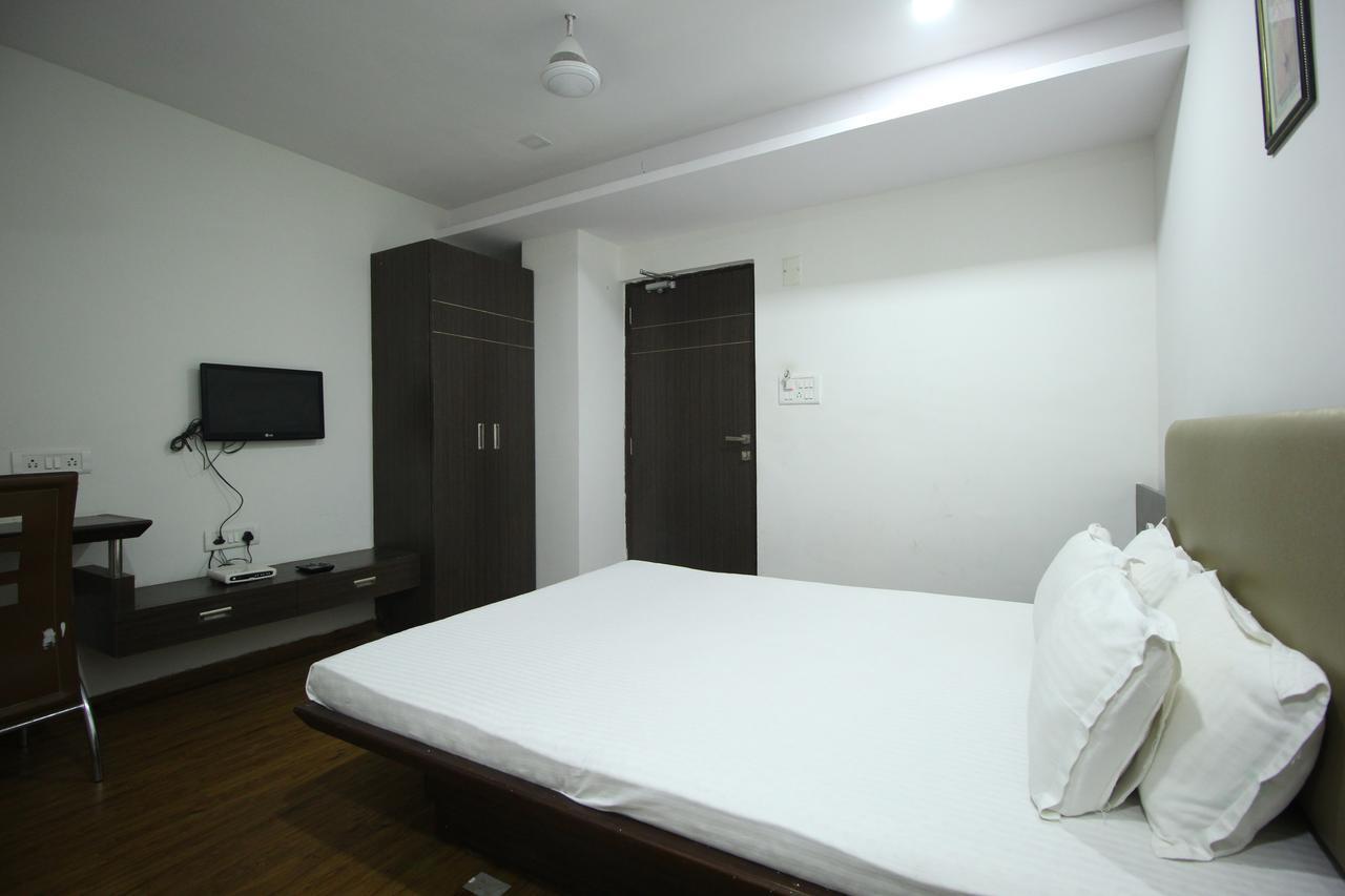 New Rajdhani Hotel Vadódara Exteriér fotografie